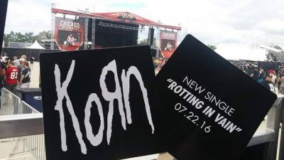 Korn исполнили новую песню