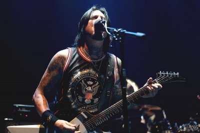 Гитарист Five Finger Death Punch готовит к выходу сольный альбом