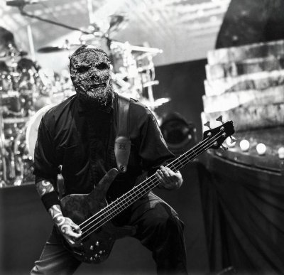 Басист Slipknot госпитализирован во время концерта